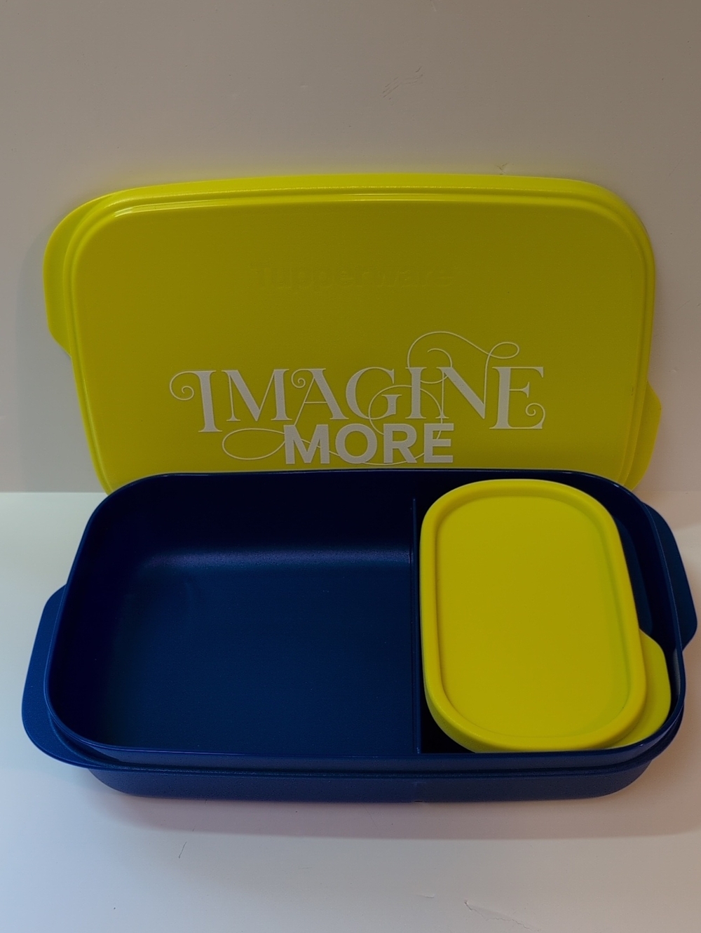 Tupperware®️ Slim Lunch Container - Picture 7 of 8